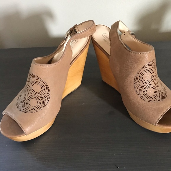 Coach leather and wood platforms - Picture 3 of 6